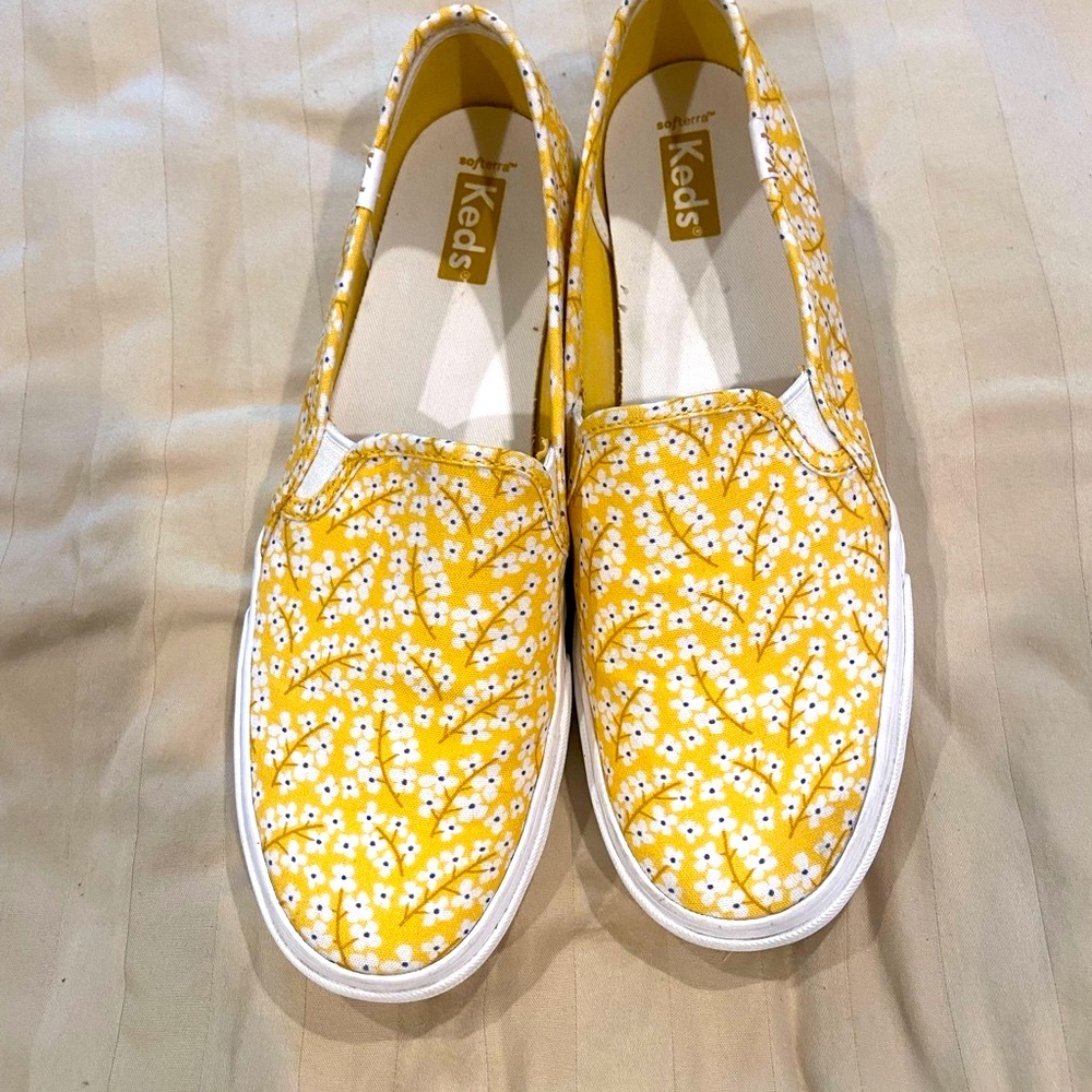 Very nice Keds sneakers